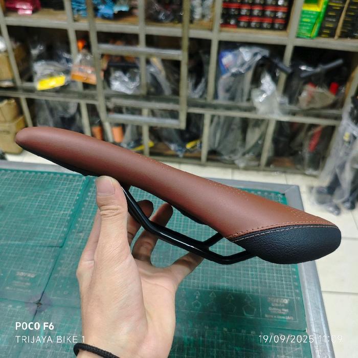 Saddle D5090 Ddk Patrol Brown 272 X 144 Mm - Sadel Jok Sepeda Mtb Road Folding Patrol Ddk D5090