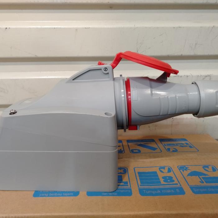 Legrand 3P+G 32A Surface Mounting