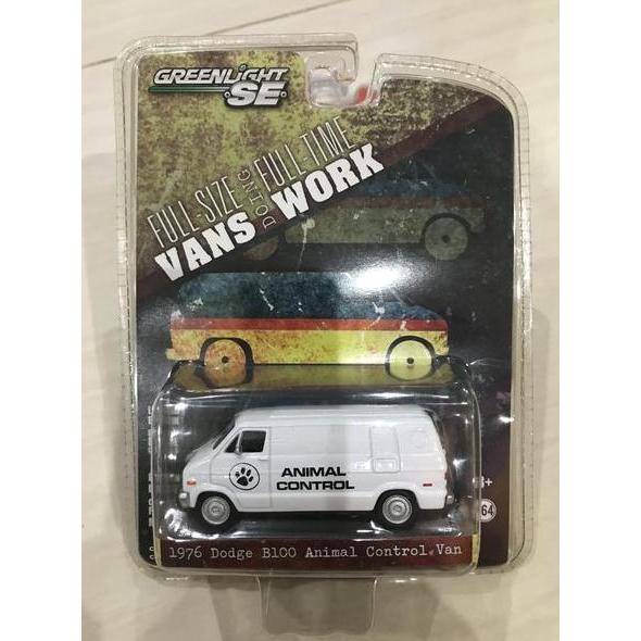 MOBIL GREENLIGHT 1976 DODGE B 100