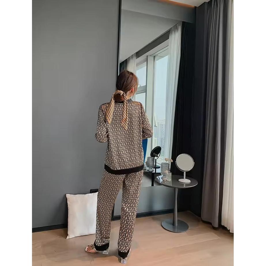 Setelan Piyama nita Gaya Modern Baju Tidur Satin Motif Monogram Cokelat Hh Qlity BTW 04