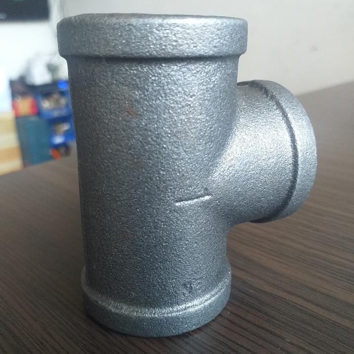 READY Tee Drat Besi Hitam TSP 11/4x1" Inch BS