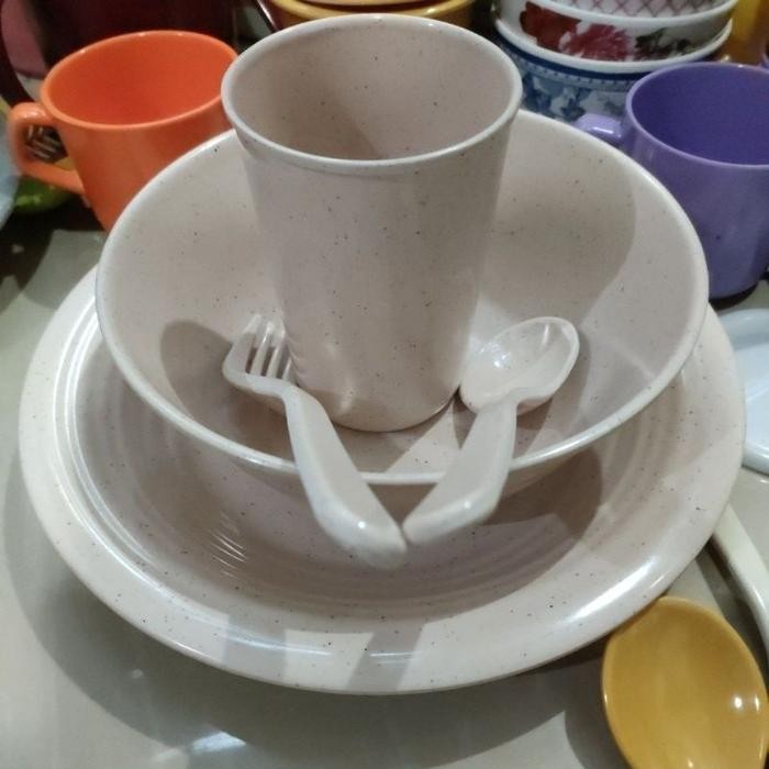 TERMURAH set alat makan melamin / SET MAKAN MELAMIN anak kos / pesantren