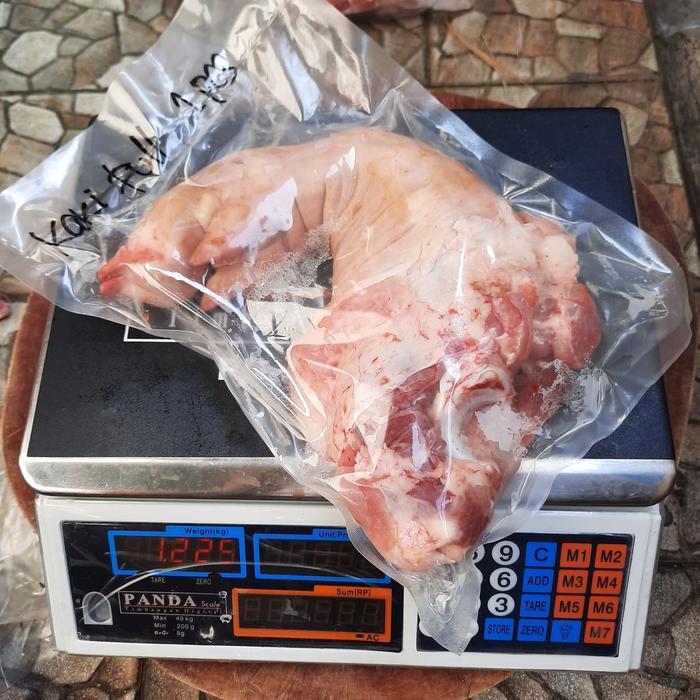 Kaki Babi Depan Utuh (Harga per buah). Kaki Babi Depan Utuh Premium Quality 1.2kg Daging Babi Non