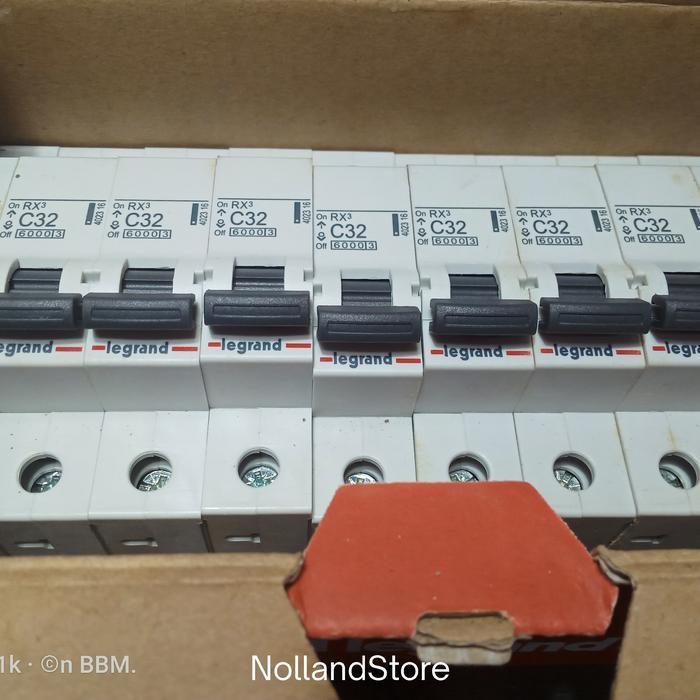 READY STOCK MCB LEGRAND 1 PHASE 32A, 402316