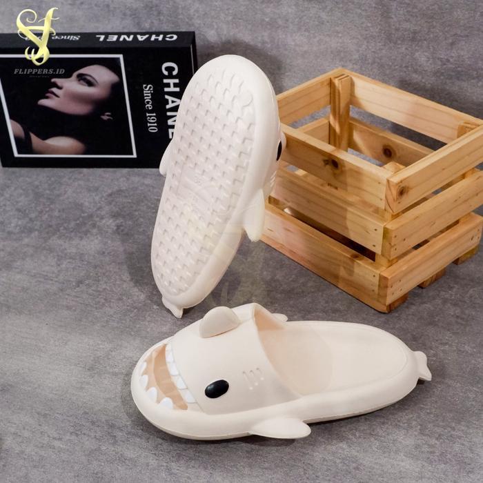 Flippers.Id Sandal Selop Hiu Pria Wanita Sendal Pindang Sendal Shark Couple Kekinian Sandal Karet