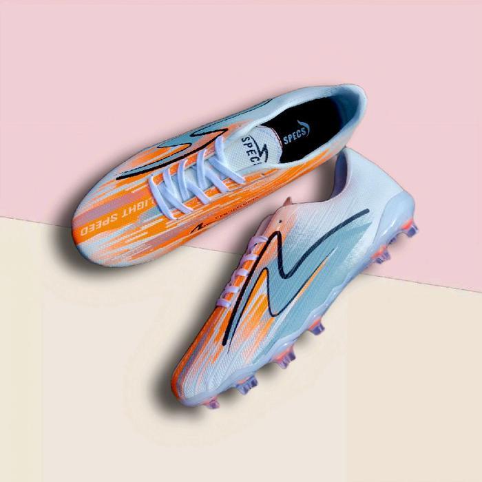 SPECS SEPATU BOLA SPECS LIGHTSPEED REBORN META PUTIH ORANGE DENGAN DESAIN KHAS DAN WARNA MENARIK