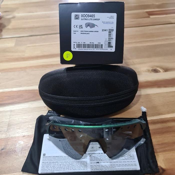 KACAMATA OAKLEY SUTRO LITE SWEEP