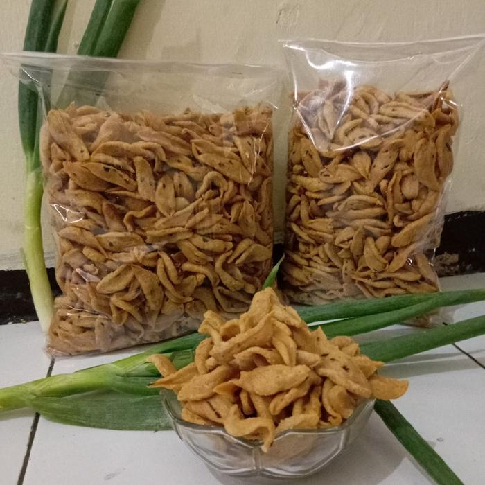 SALE  sistik bawang/ kue bawang/ makanan ringan/ snack/ cemilan/ rasa bawang asli Kering Food
