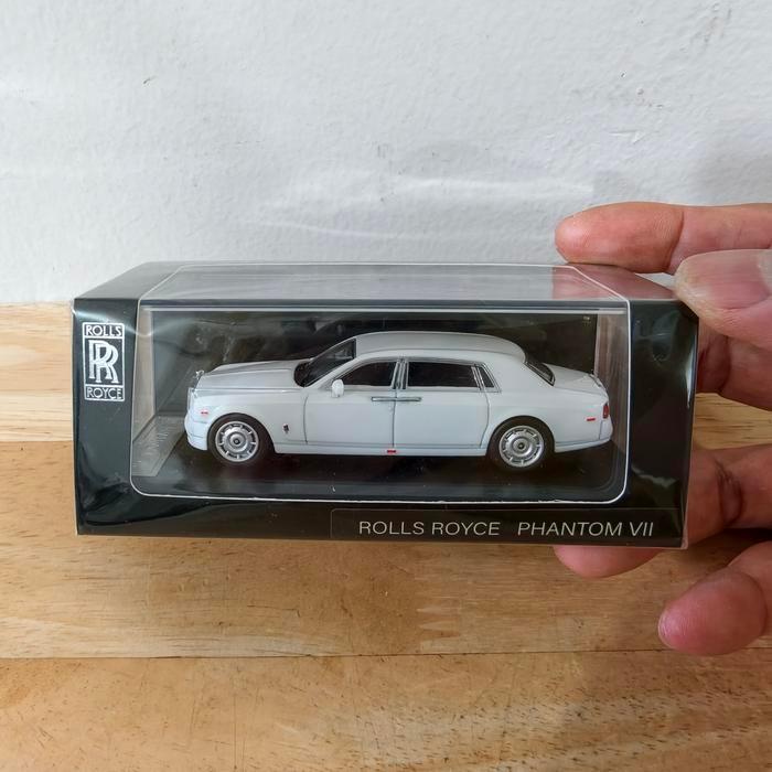 ROLLS ROYCE PHANTOM VII WHITE DIECAST KOLEKSI MOBIL MAINAN MINI SCALE 1/64 DENGAN KOTAK AKRILIK