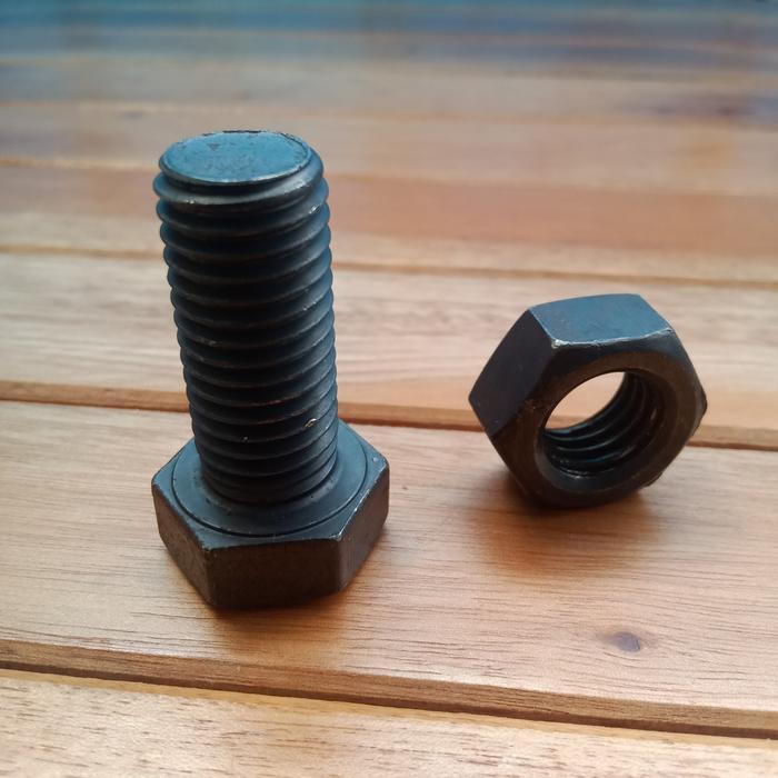 BAUT MUR BAJA 8.8 M10 x 30 kunci 14