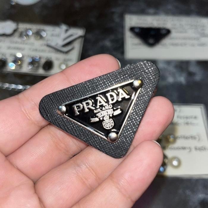 (Good) DIY jibbitz prada untuk jaket