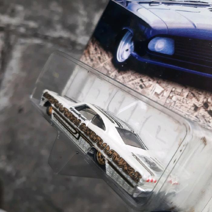 DIECAST 1/64 - CHEVY 1965 IMPALA
