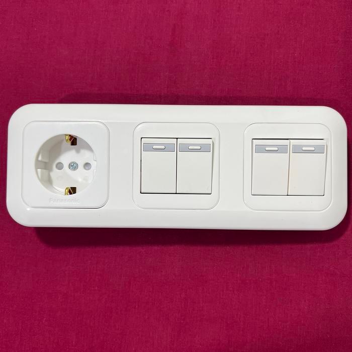 Melayani Faktur Pajak Stop Kontak + Saklar 4 Gang Wide Series Panasonic