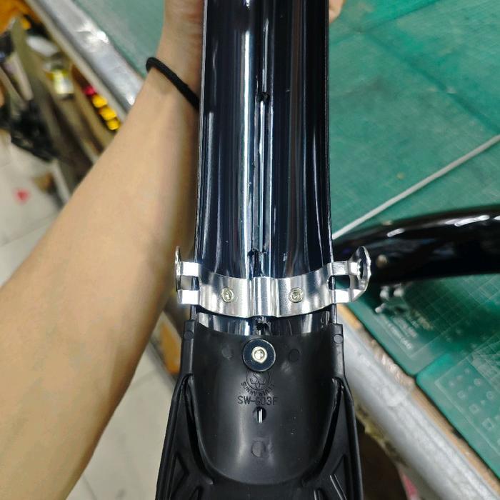 Fender Spakbor Sepeda 26 Chromoplastik Hitam Polos Glossy Solid Tiang Fender Sudah Stainless Lebar