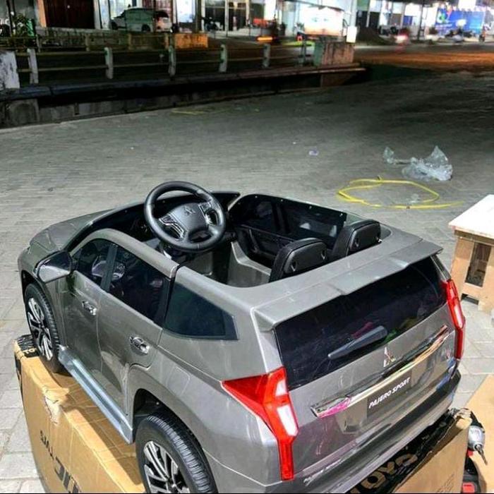 mobil aki pajero sport mainan anak