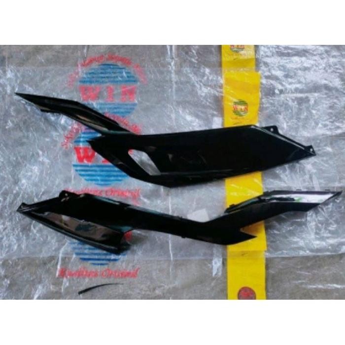 Cover Dek Samping Bawah / Footrest Bawah Samping Vario 125 / 150 Led (2018-2021) Merk Win