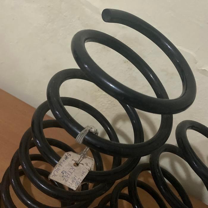 Coil Spring Per Keong Belakang Celica Ra40 Corona Rt132 2.0 2000Cc Tt132 1.8 1800Cc 18R 3T