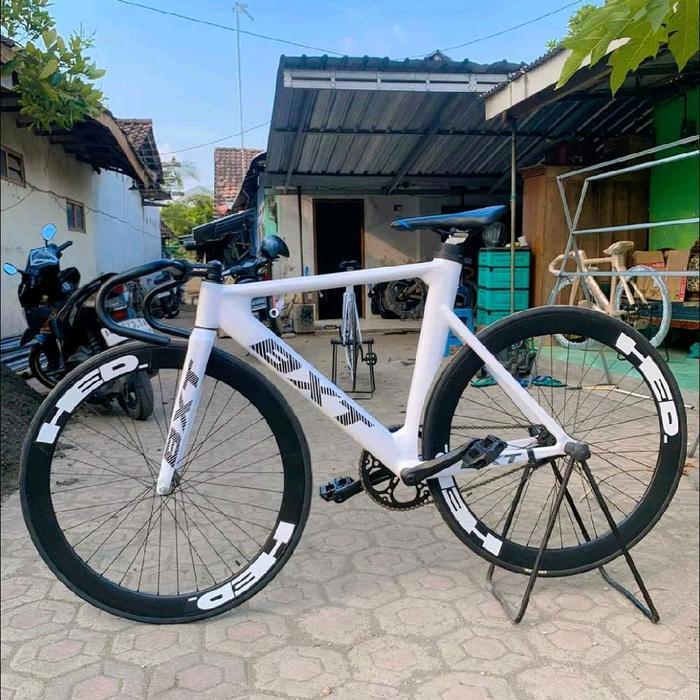 Sepeda fixie BxT  putih bisa request