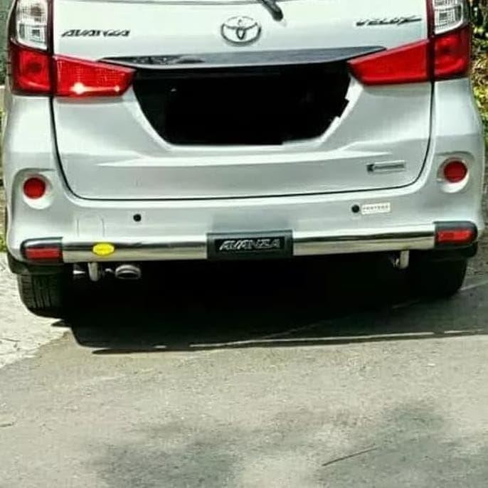 Tanduk belakang bemper belakang stenlis mobil avanza / Xenia bahan stenlis