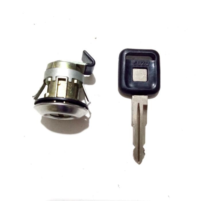 Kunci Tutup Tangki Solar Isuzu Panther Kotak