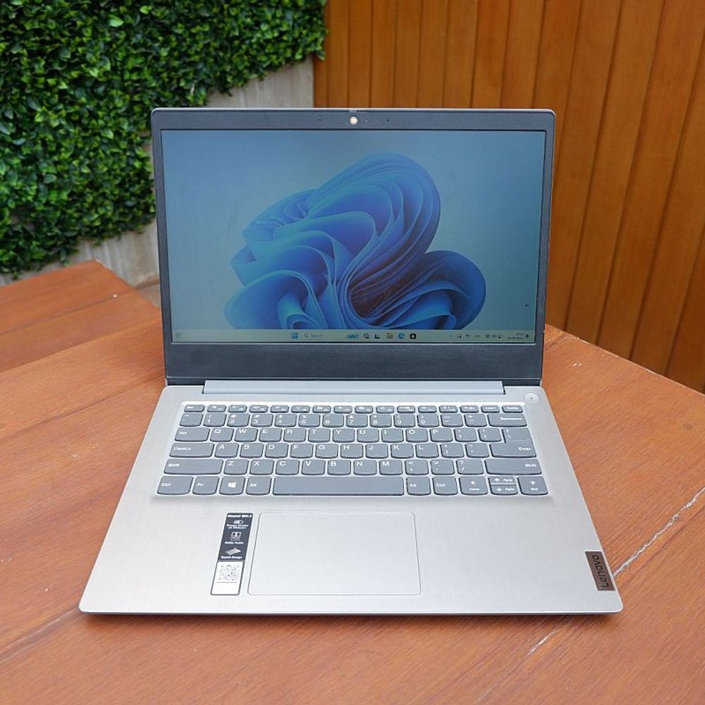 Laptop Lenovo V14-ADA AMD 3020e Ram 4Gb Ssd 256Gb Stok Siap Second Berkualitas Bergaransi Cocok Untu