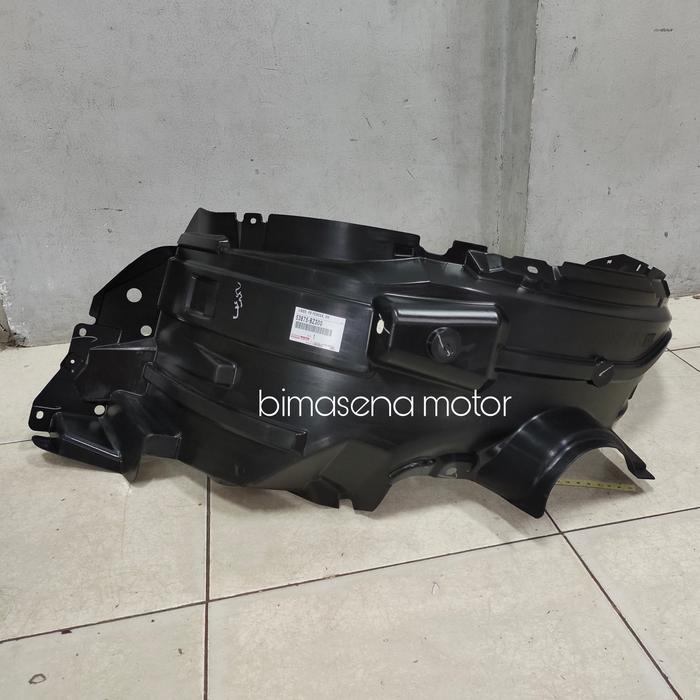 Liner Fender Depan Kanan Calya