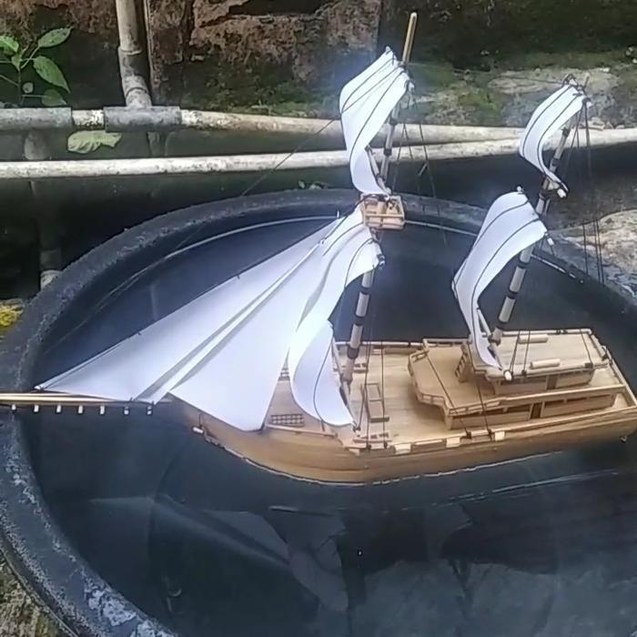 Miniatur Perahu Tradisional Pinisi/Kapal Tradisional Pinisi Nusantara