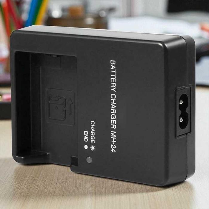 USEA Charger Baterai Kamera MH-24 for Nikon P7000, D3100, D3200, D5100, D5200, D5300, dan D5500 -