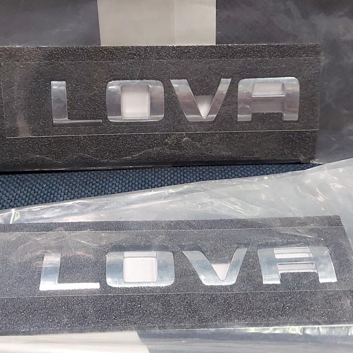 Emblem Tulisan Lova For Chevrolet Lova