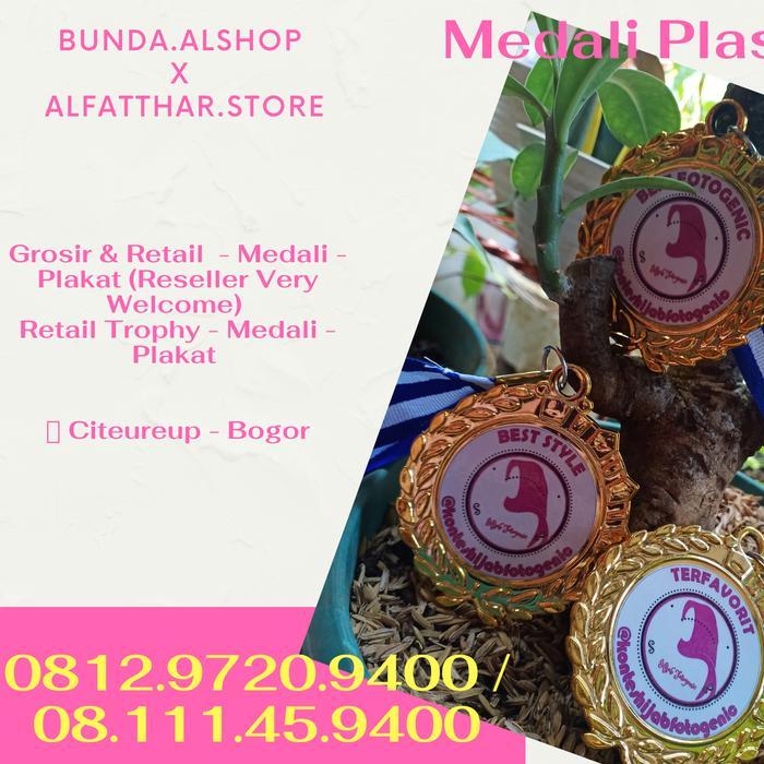 Kalung Medali mendali plastik kuningan