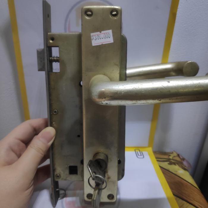 1 SET PINTU RUMAH KOMPLIT YALE SECOND KOKOH