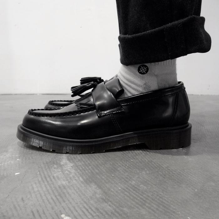 Sepatu Dr. Martens Adrian Tassel Black Polish