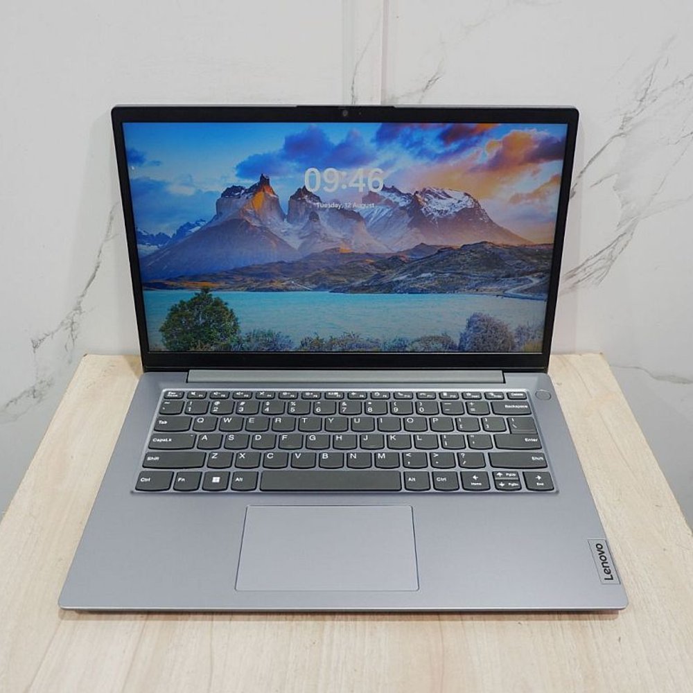 Laptop LENOVO V14 ADA AMD Athlon Silver 3050U RAM 8GB SSD 256GB Cocok Untuk Belajar Harian Second Be