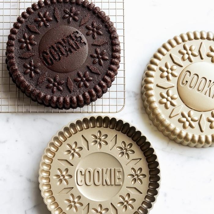 Williams Sonoma - Nonstick Cookie Cake Pan, Set of 2, loyang kue