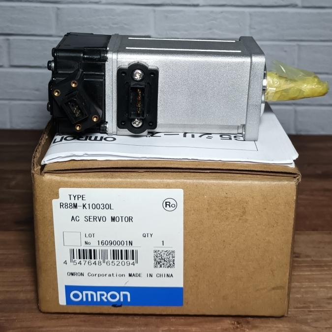R88M-K10030L AC SERVO MOTOR R88M-K10030L AC SERVO MOTOR OMRON ORIGINAL