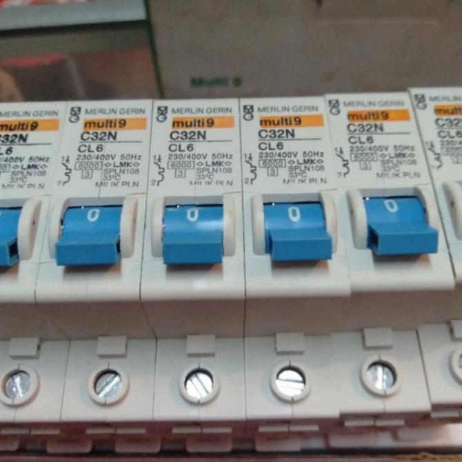 READY STOCK ORIGINAL MCB MULTI9 MERLIN GERIN 6A 6 A AMPERE A PLN CL6
