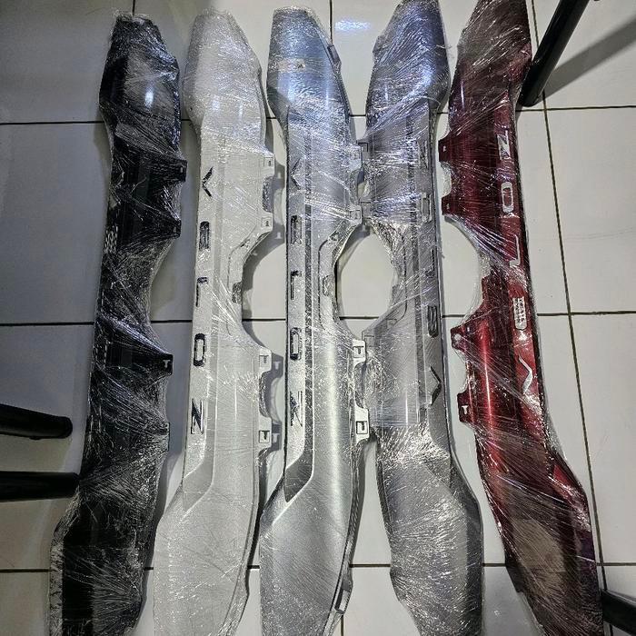 Trunk Lid Tranglit Bagasi Avanza Veloz 2022 Original Ori Berkualitas