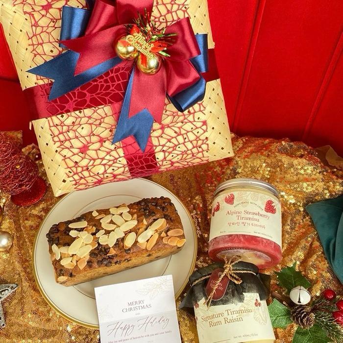 Official Christmas Hamper Luxon Bakery Banana Cake Parcel Natal Gift Original