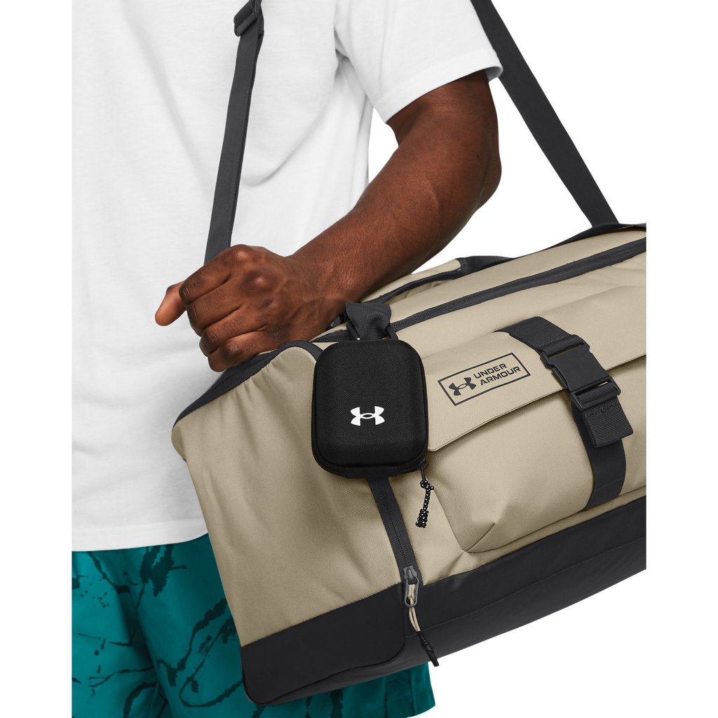 Under Armour Contain Micro Case