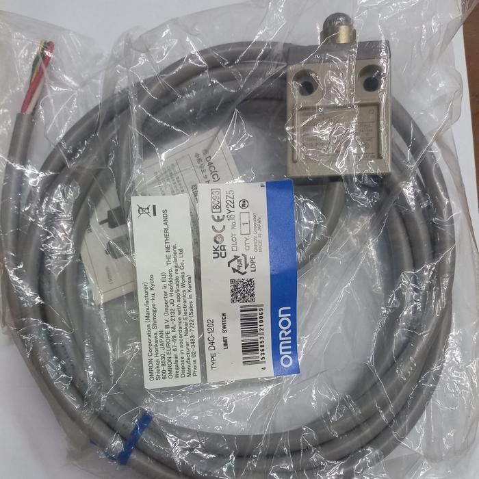 LIMIT SWITCH OMRON TYPE-D4C-1202