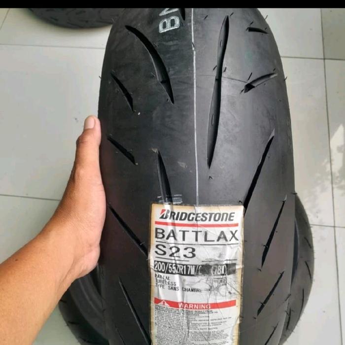 BAN LUAR BATTLAX S21 UKURAN 200/55-17 BATTLAX TUBELESS