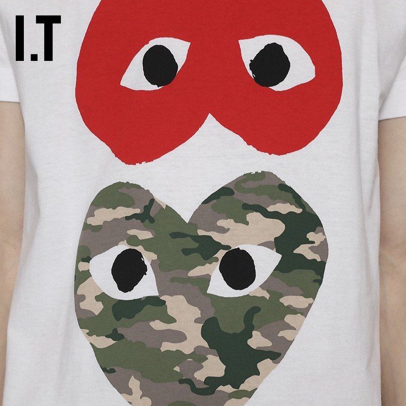 IT COMME des GARÇONS PLAY Kaus Lengan Pendek Pria Love