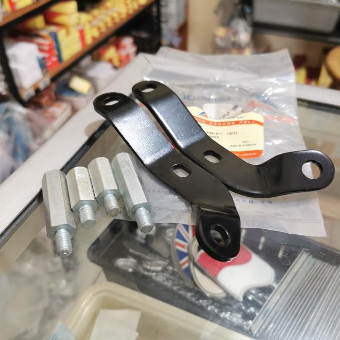Baut Set Bracket Tatakan spion Vespa Excel