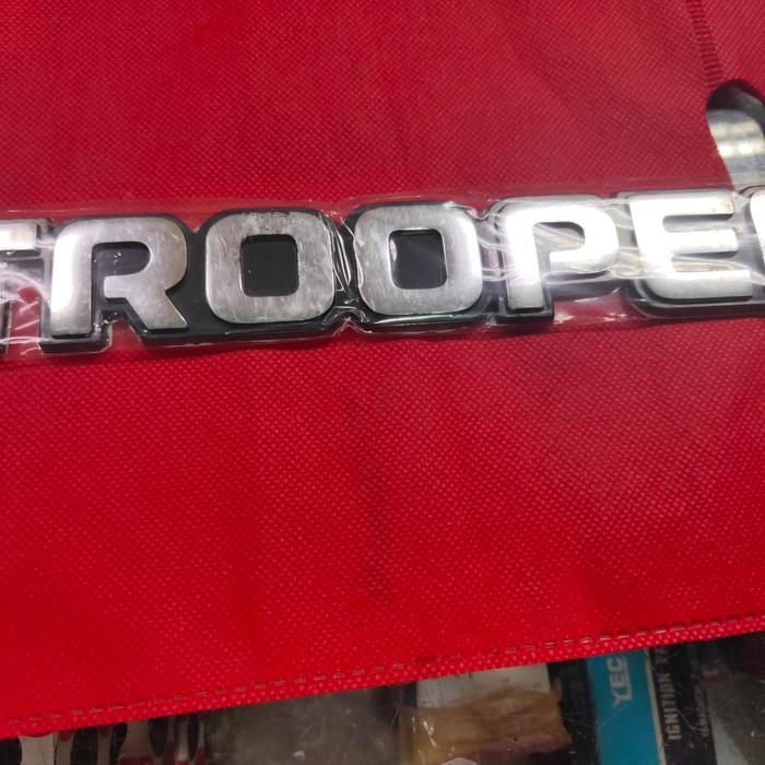 Emblin Isuzu Trooper