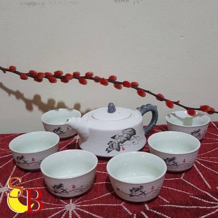 Chinese Tea Set Keramik Putih Lotus Teko Plus 6 Cangkir
