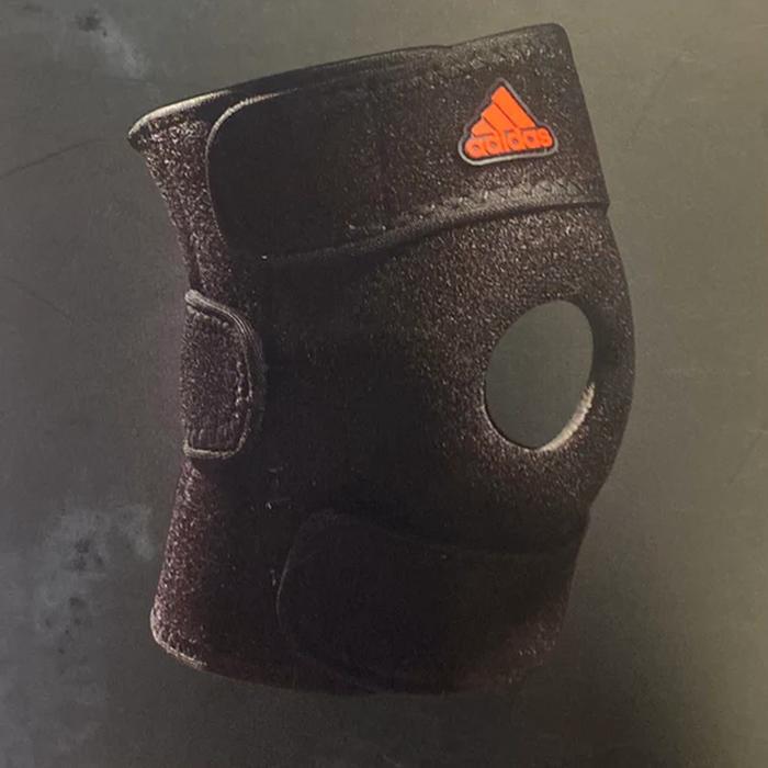 Knee Support / Dekker Pelindung Lutut Adidas Wucht P3