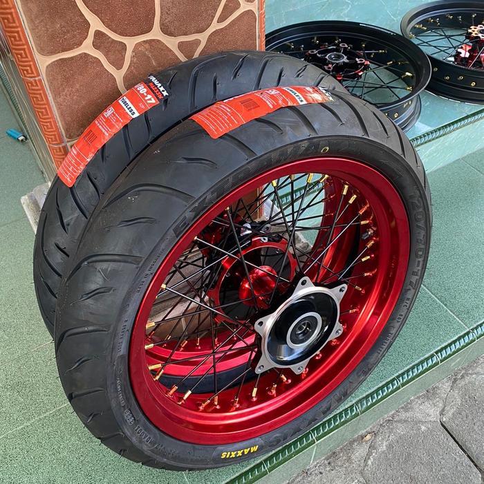 Velg crf merah ban maxxis