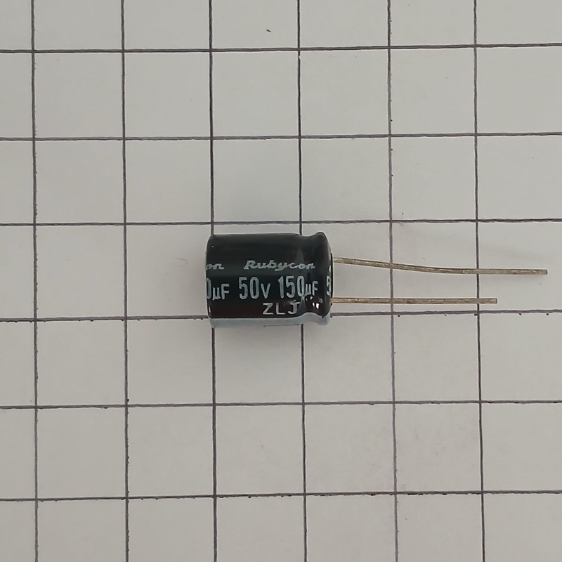 Kapasitor Elektrolit Elco 150uF 50VDC Rubycon