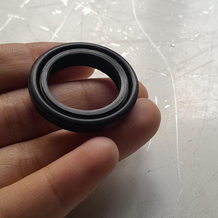 PISTON MOTOR OIL SEAL TCL 22 X 32.5 X 5 X 7