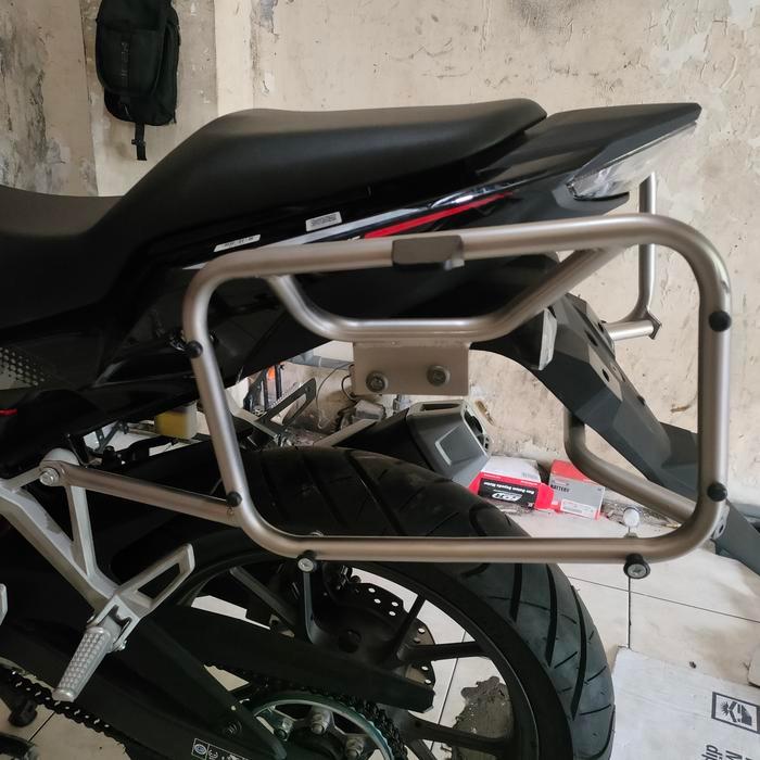 BERKUALITAS Bracket Sidebox Bracket Sidebag CB150X